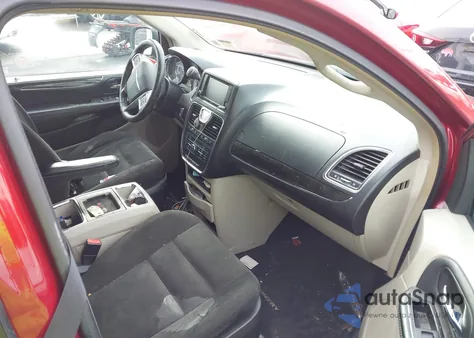 2015 Chrysler Town & Country Touring z USA, uszkodzony, nr VIN 2C4RC1BG9FR677187